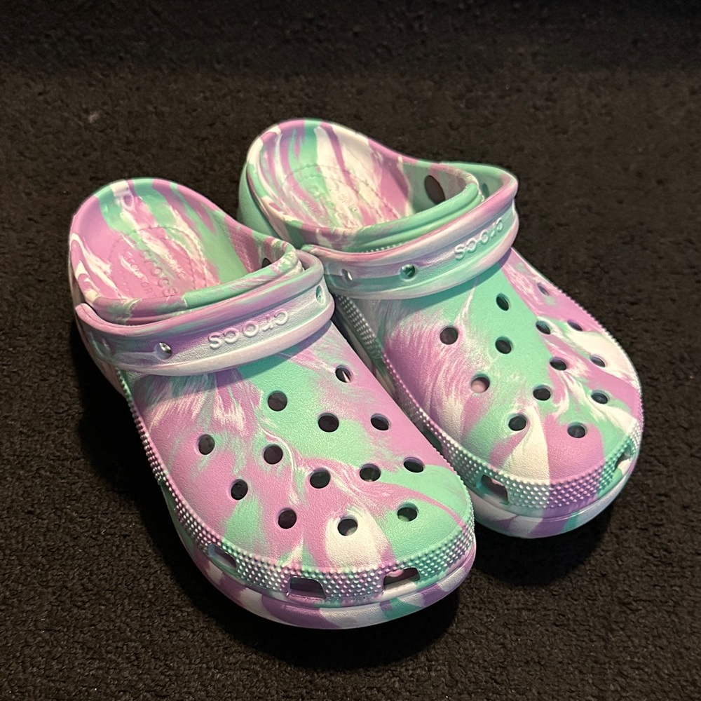 CROCS WOMAN’s Pastel Swirl Clogs